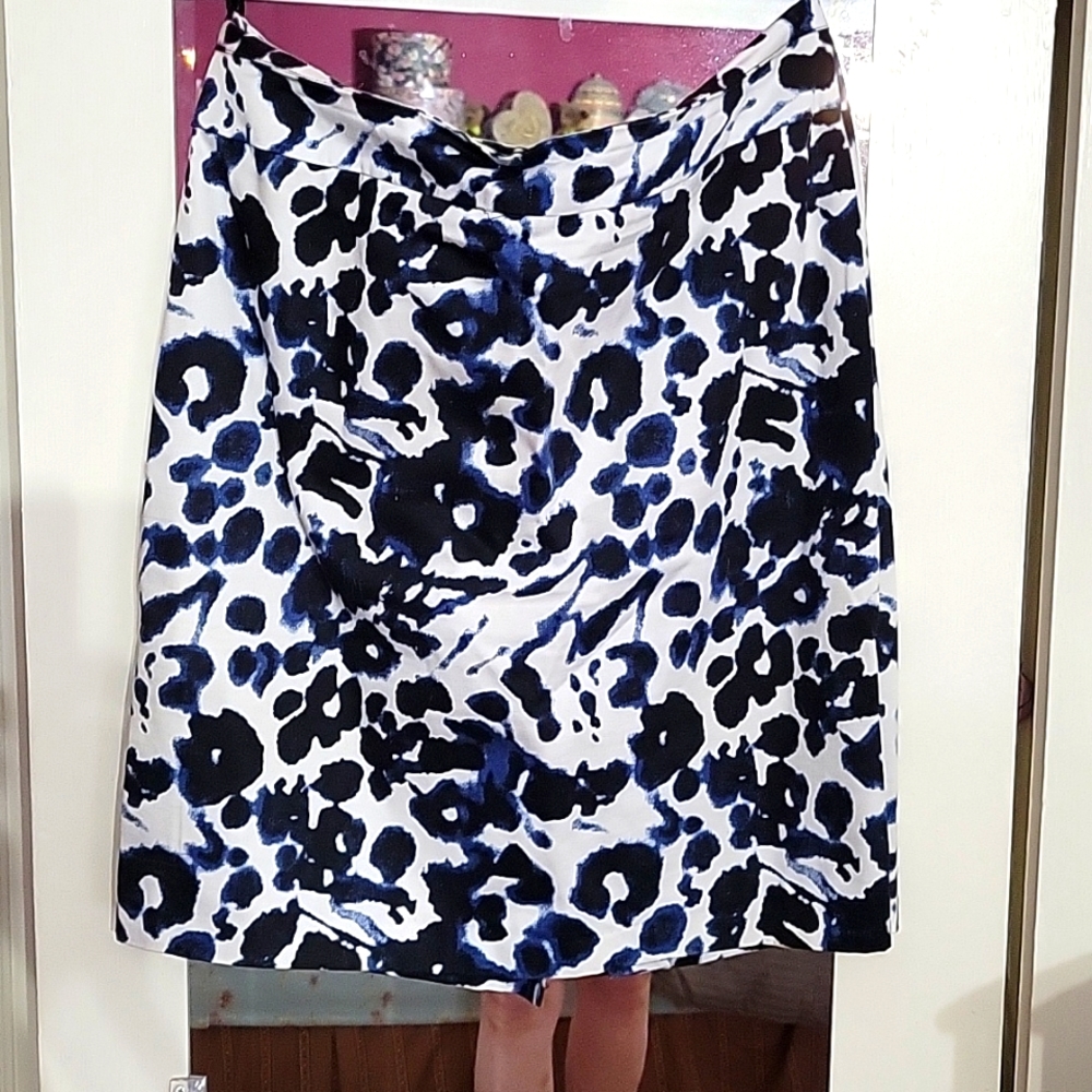 Straight skirt